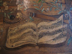 Eglantine Table detail